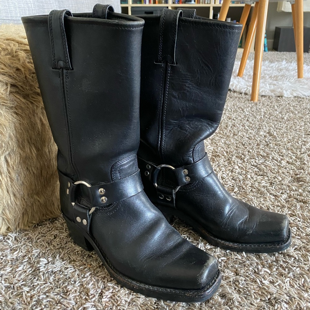Frye Women’s Black 12R Harness Boots